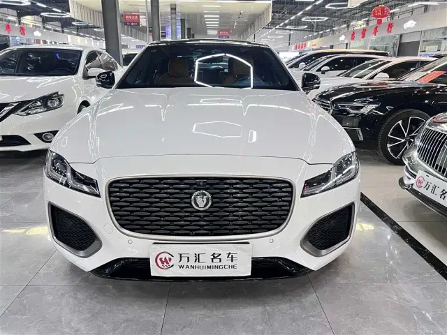 Фотография автомобиля — Jaguar XFL