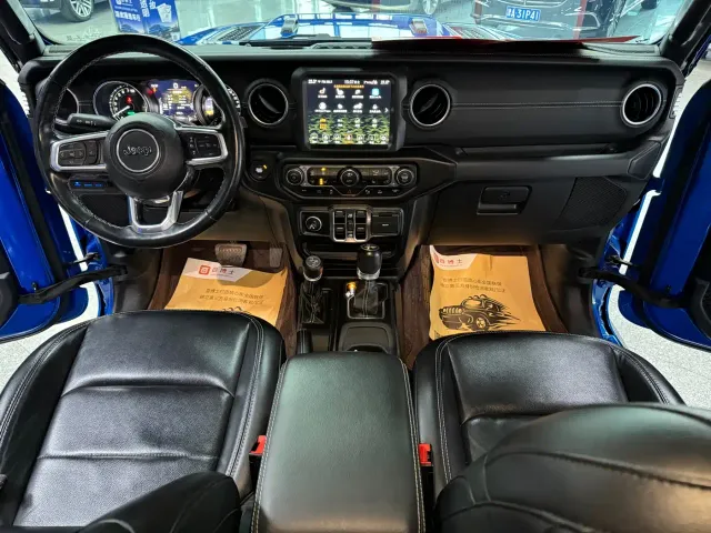 Jeep Wrangler 4xe — Фото автомобиля 8