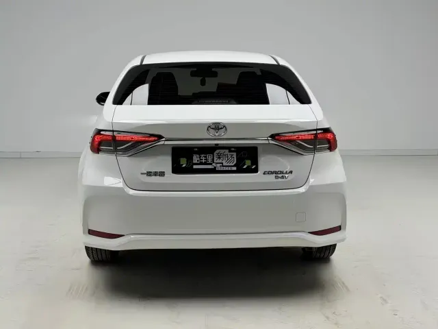 Toyota Corolla — Фото автомобиля 5