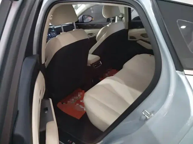 BYD Qin L — Фото автомобиля 16