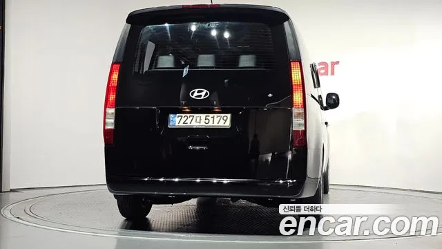 Hyundai Staria Staria Tourer 11 мест — Фото автомобиля 4