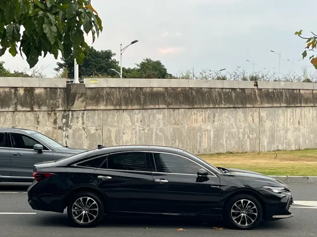 Toyota Avalon — Фото автомобиля 8