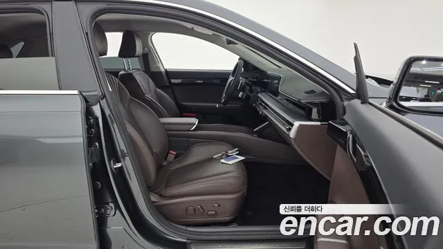 Hyundai Grandeur Grandeur (GN7) 2.5 Бензин 2WD — Фото автомобиля 12