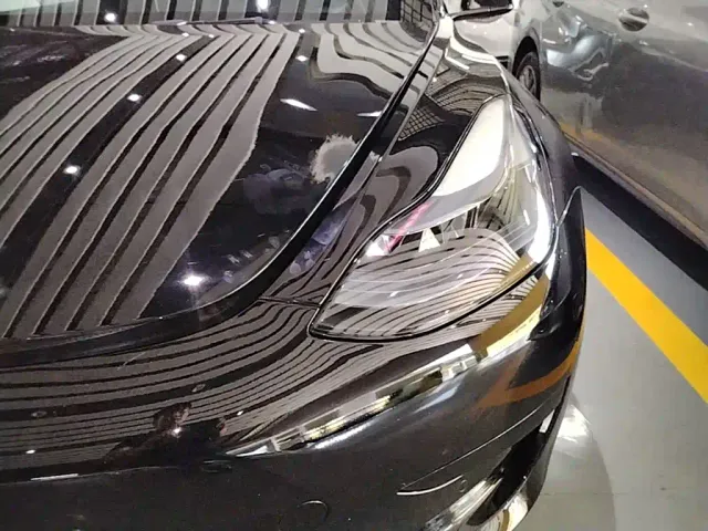 Tesla Model 3 — Фото автомобиля 23