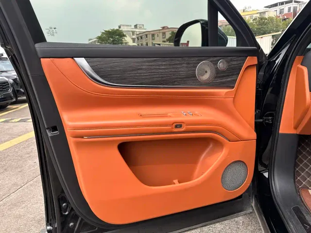 AITO Wenjie AITO M9 2024 Range Extender Ultra 52kWh 6-seater — Фото автомобиля 10