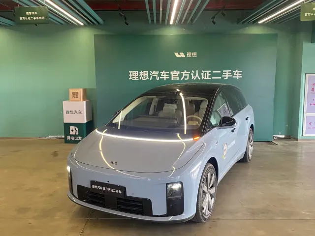 Фотография автомобиля — Li Auto i8
