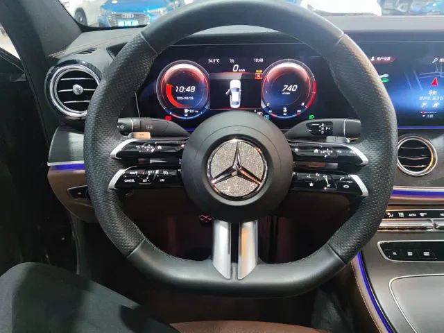 Mercedes-Benz E-Class — Фото автомобиля 17