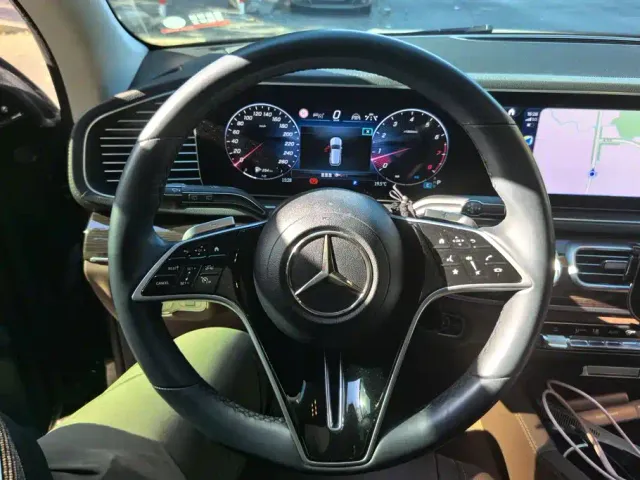 Mercedes-Benz GLE-Class — Фото автомобиля 15