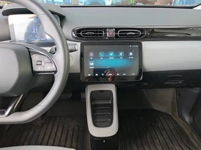 Leapmotor T03 — Фото автомобиля 12
