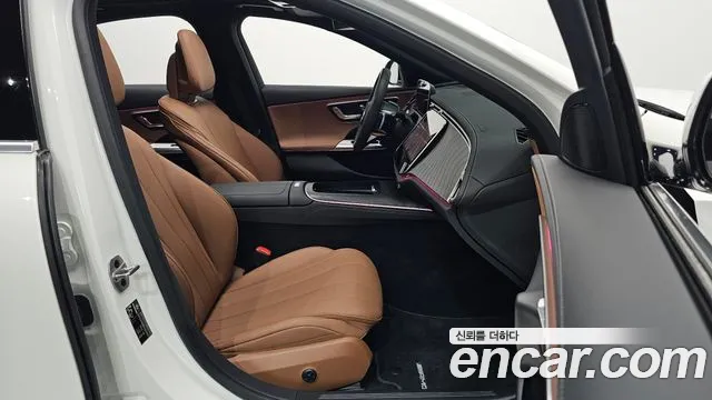 Mercedes-Benz E-Class — Фото автомобиля 23