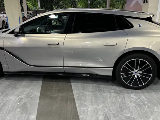 Denza Z9GT — Фото автомобиля 15