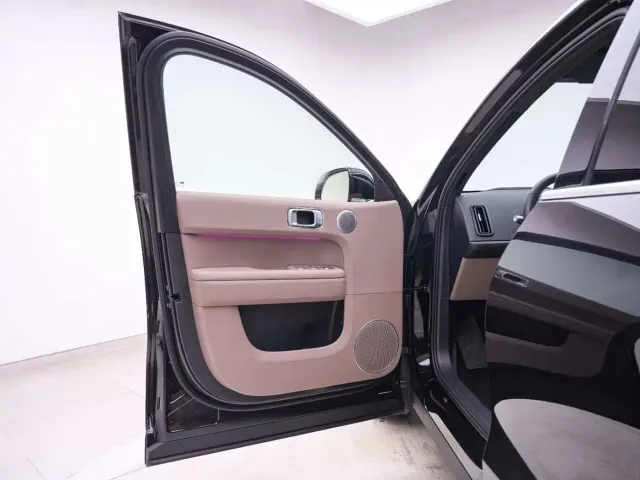 Li Auto Li Auto L6 2025 Pro Smart Renewal Edition — Фото автомобиля 14