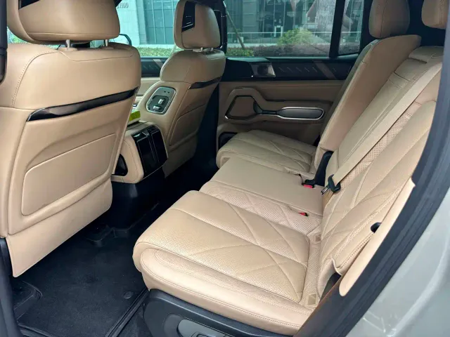 Fang Cheng Bao Leopard 8 2025 Smart Brave Flagship Drone Edition 7-seater — Фото автомобиля 4