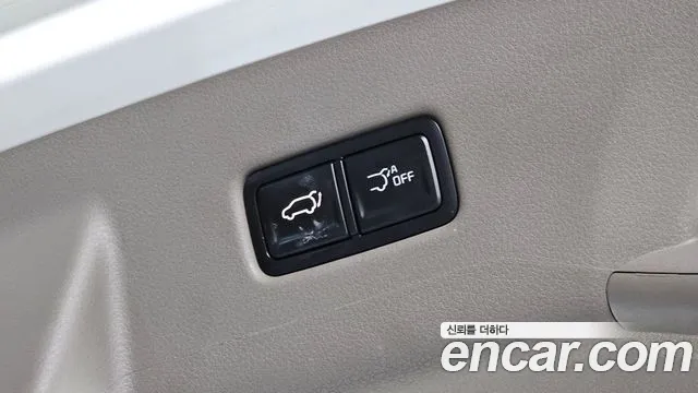 Kia Carnival Generation 4 — Фото автомобиля 21