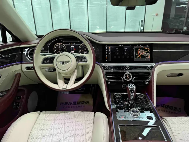 Bentley Flying Spur — Фото автомобиля 22