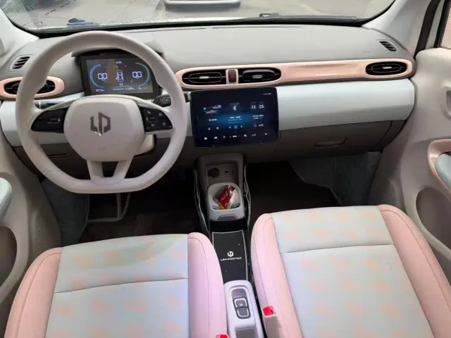 Leapmotor T03 — Фото автомобиля 6