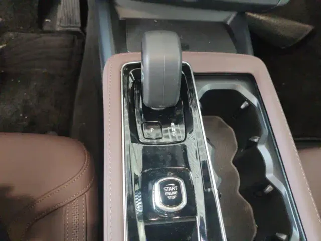 Volvo S90 — Фото автомобиля 9