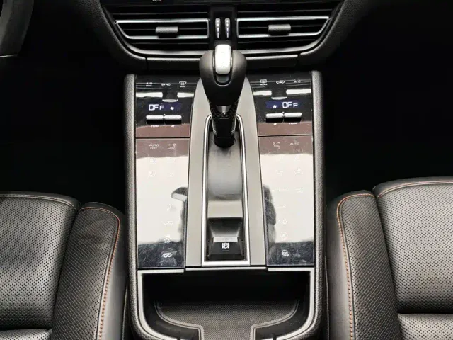 Porsche Macan — Фото автомобиля 16