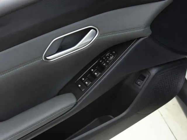BYD Qin L 2025 EV 470KM Leading Edition — Фото автомобиля 9