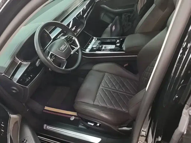 Audi A8 — Фото автомобиля 14