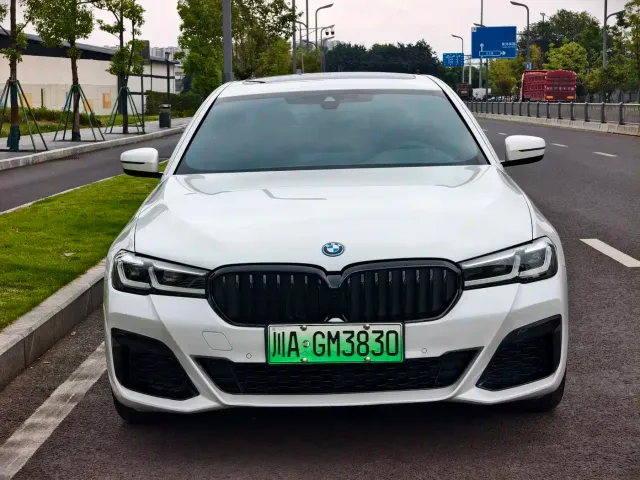 BMW 5 Series — Фото автомобиля 4