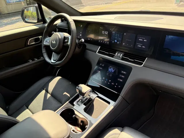 Li Auto ONE — Фото автомобиля 13