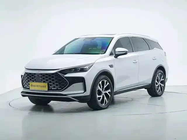 BYD Tang — Фото автомобиля 9