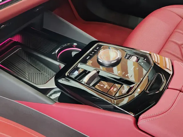 BMW i5 — Фото автомобиля 14