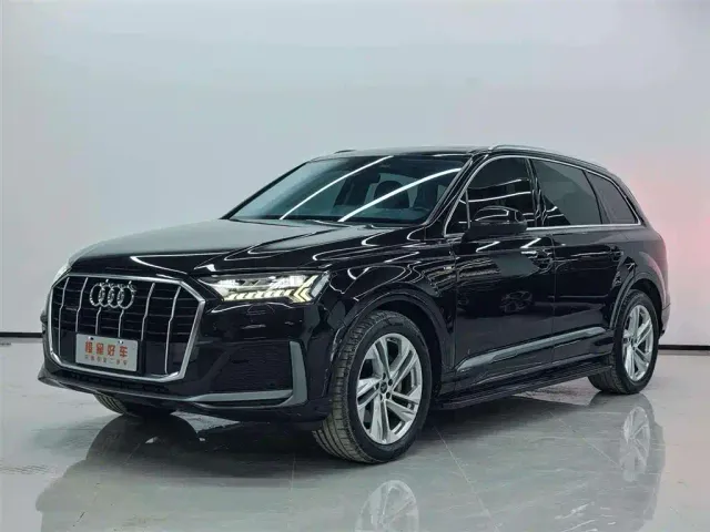Фотография автомобиля — Audi Q7