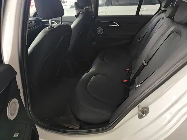 BMW 1 Series — Фото автомобиля 16