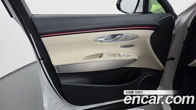 Genesis GV70 — Фото автомобиля 13