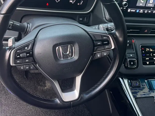 Honda Elysion — Фото автомобиля 8