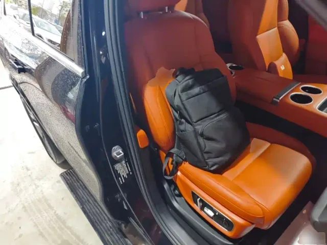 Li Auto L8 — Фото автомобиля 24