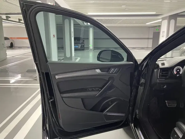 Audi Q5L — Фото автомобиля 6