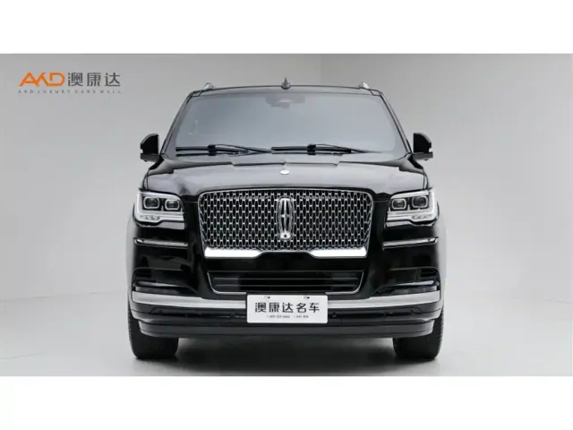 Lincoln Navigator — Фото автомобиля 2