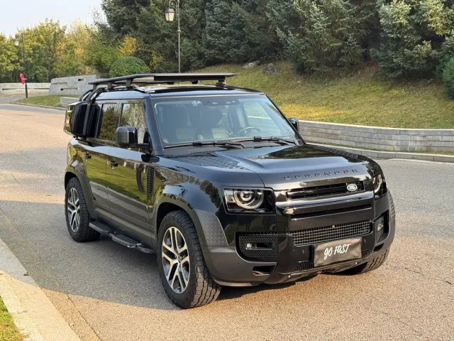 Land Rover Defender — Фото автомобиля 3