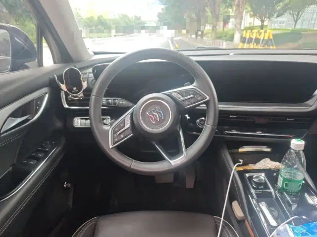 Buick Envision Plus — Фото автомобиля 2