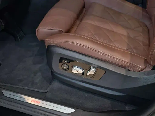 BMW X7 — Фото автомобиля 28