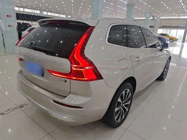 Volvo XC60 — Фото автомобиля 6
