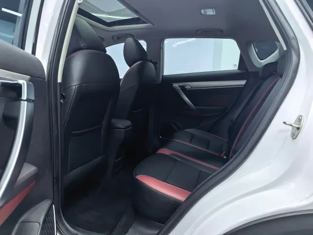 Geely Binyue — Фото автомобиля 15