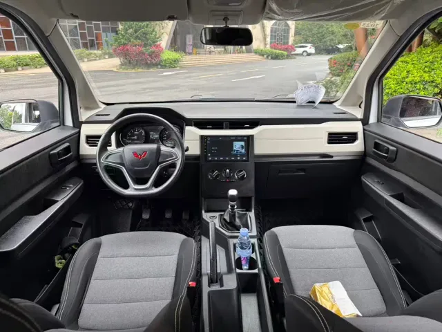 Wuling Zhengcheng — Фото автомобиля 9