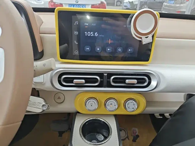 Wuling Hongguang Mini EV — Фото автомобиля 12
