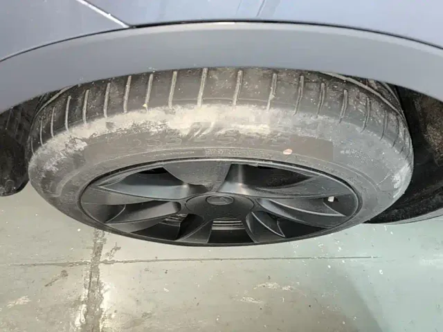 Tesla Model Y — Фото автомобиля 22