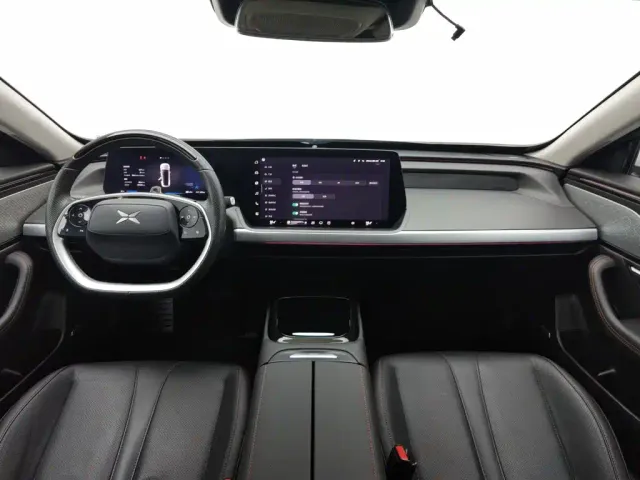 Xpeng P7 — Фото автомобиля 5