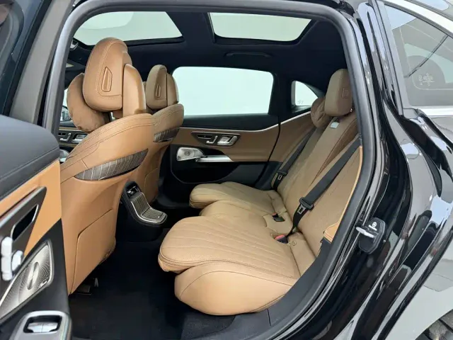 Mercedes-Benz E-Class — Фото автомобиля 18
