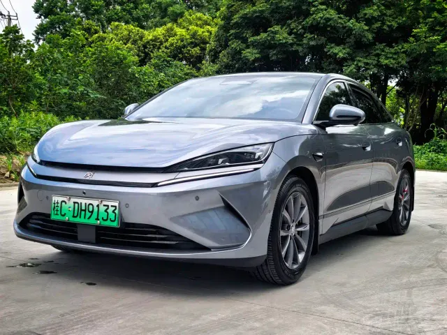 Фотография автомобиля — BYD Qin L