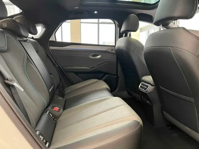BYD Qin L — Фото автомобиля 12