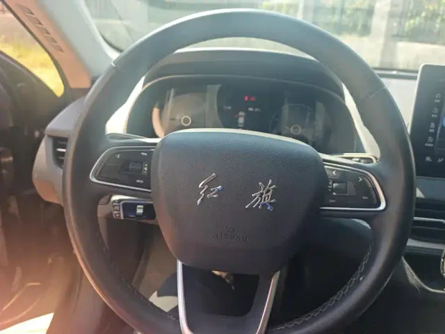 Hongqi Hongqi E-QM5 2023 620km PLUS — Фото автомобиля 15