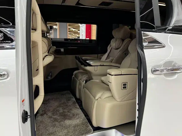 Toyota Alphard — Фото автомобиля 7