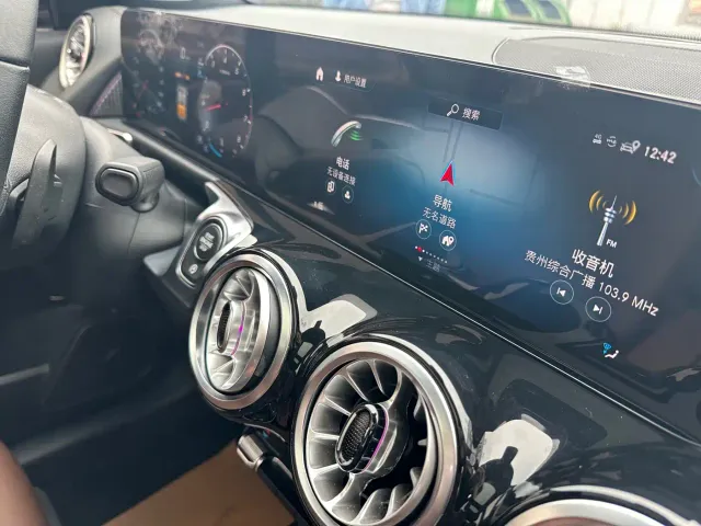 Mercedes-Benz GLB-Class — Фото автомобиля 19